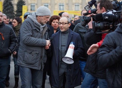 Кернес призвал Авакова и милицию обеспечить безопасность харьковчан на площади Свободы