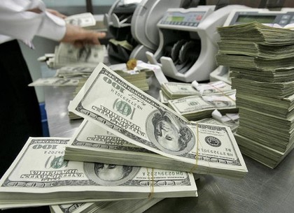 Межбанк закрылся падением доллара