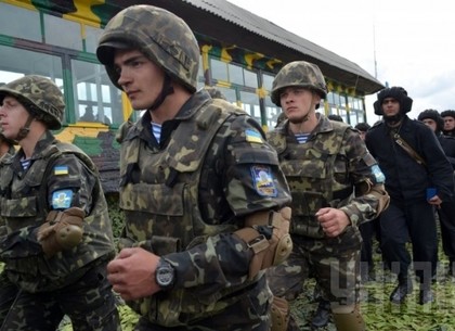 Минобороны не собирается направлять армию в Крым