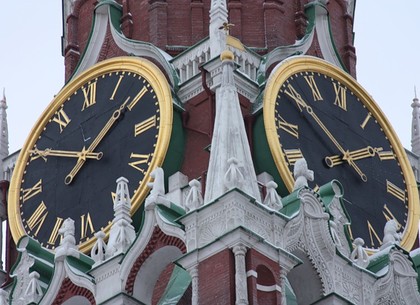 Крым переходит на московское время