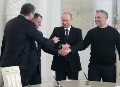Подписан договор о принятии Крыма в состав России