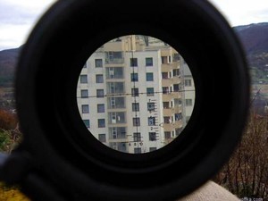 Видео убийства людей снайпером в Симферополе выложили в Сеть (ВИДЕО)