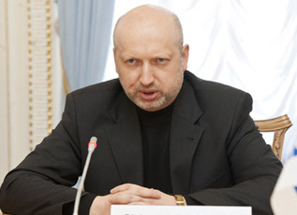 Турчинов продолжил увольнение глав администраций в Харьковской области