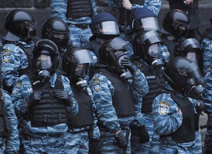 Базу «Беркута» в Харькове пикетируют пророссийские активисты