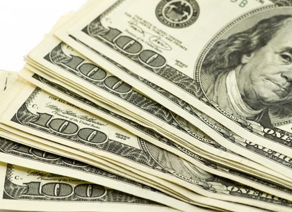 Доллар начал стремительно расти с открытия межбанка