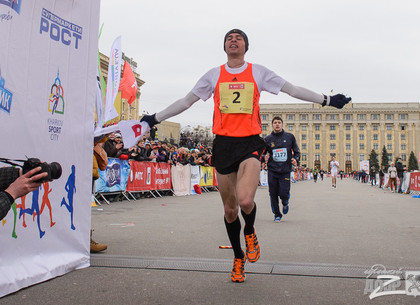 Игорь Русс первым пробежал марафон в Харькове