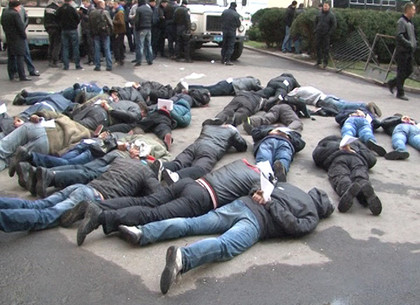 Задержанные при освобождении ХОГА антимайдановцы находятся не в Харькове – МВД