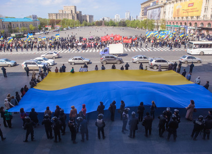 Сторонники федерализации и единства Украины вышли на митинги перед ХОГА