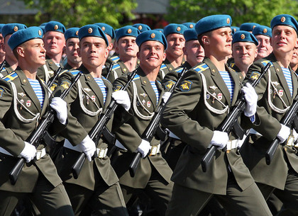 Военных и ветеранов из России на парад Победы в Харьков не приглашают