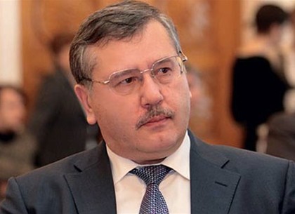 Гриценко требует заменить Турчинова на посту Верховного главнокомандующего