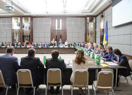 Заседание общеукраинского круглого стола национального единства прошло в Харькове