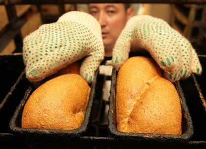 Харьковские хлебопеки жалуются, что получают недостаточно муки на социальный хлеб
