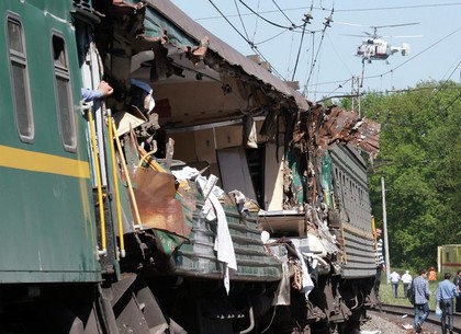 Крушение поезда под Москвой: погибли шесть человек (ФОТО)