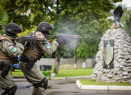 Харьковские спецназовцы показали свои навыки