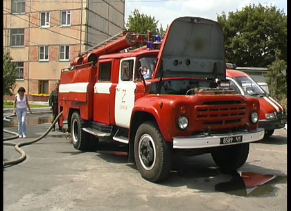 В районе Одесской горел дом. Пострадали два человека