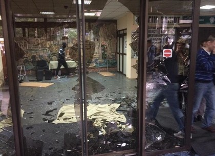 «Правый сектор» штурмовал гостиницу «Турист» в Киеве: есть пострадавшие (ФОТО)