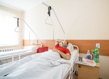 Военному госпиталю передали кровати для бойцов, раненых в АТО