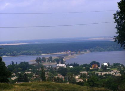 Участки на берегу Печенежского водохранилища раздавали незаконно. Делом занялась прокуратура