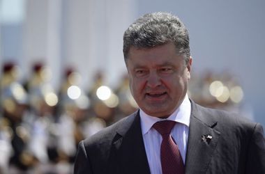 Порошенко: Украина будет производить высокоточное оружие и беспилотники
