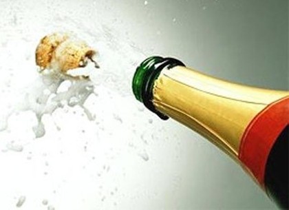 Сегодня, 4 августа, День рождения шампанского