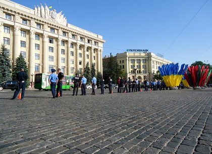 Харьковский горсовет запретил КПУ и «Юго-Востоку» шествия в День города