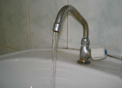 Жители Салтовки уже с водой: авария на водопроводе ликвидирована (Дополнено)