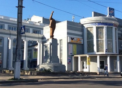 Памятник Ленину возле ДК Ильича скоро восстановят