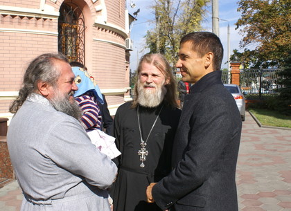 Харьковские благотворители ремонтируют Храмы