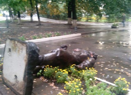 Мэрия Харькова восстановит памятник Артему