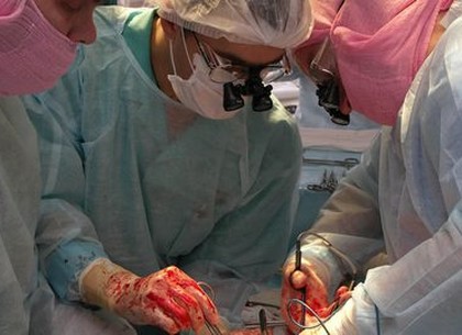 Харьковские хирурги провели уникальную операцию по наращиванию печени