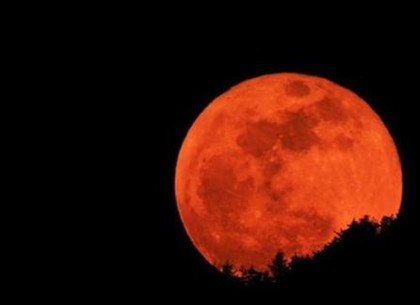 Над Землей взойдет кровавая Луна