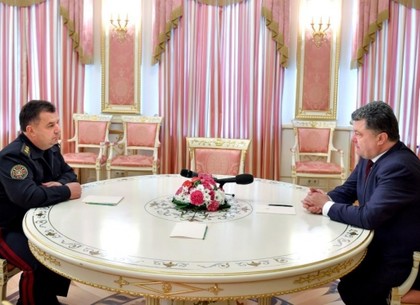 Порошенко предложил ВР утвердить на должность министра обороны главу Нацгвардии Полторака