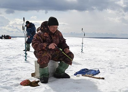 На водоемах Харьковщины запретили зимнюю рыбалку (Список мест)