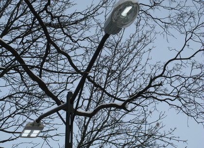 В переулке Отакара Яроша установили светильники. Возвращаться домой от метро теперь безопаснее