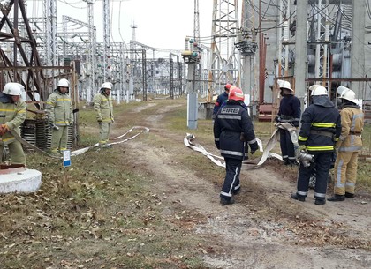 Как на предприятии электросетей в Харькове крупный пожар тушили (ФОТО)