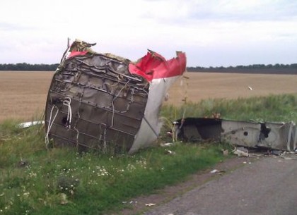 Обломки сбитого Boeing перевезут в Харьков в воскресенье
