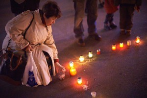 На площади Свободы зажгли свечи в память о жертвах голодоморов