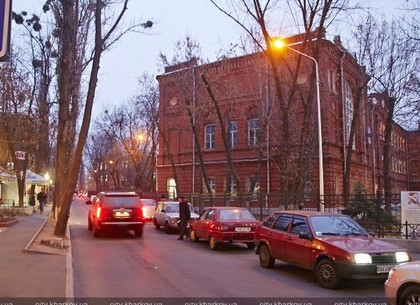 В районе харьковского Политеха стало светлее