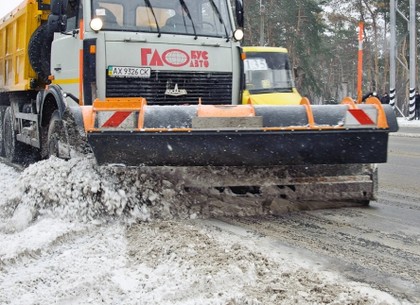 Харьковские дорожники рассказали, как справились со снежными заносами