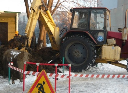 Коммунальщики рассказали, почему в Харькове стало чаще рвать водопроводные трубы