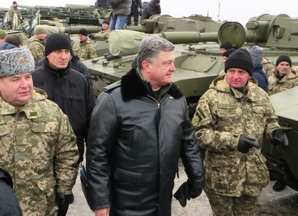 Порошенко в Чугуеве по случаю Дня Вооруженных Сил Украины