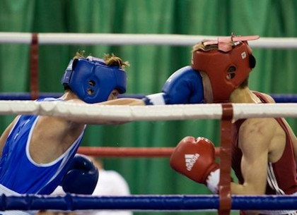 Харьковские боксеры добыли три медали на чемпионате Украины