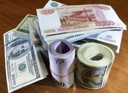 Курсы валют в Харькове на 16 декабря: доллар и евро растут
