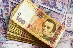 Новая банкнота номиналом 100 гривен войдет в оборот весной