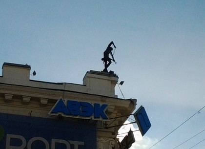 Легенда о Скрипаче на площади Конституции в Харькове (ФОТО)
