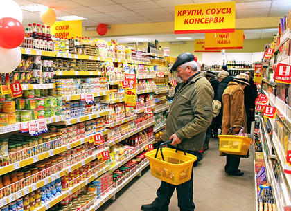 Рост тарифов и сокращение зарплат: что бесило украинцев в 2014 (Соцопрос)