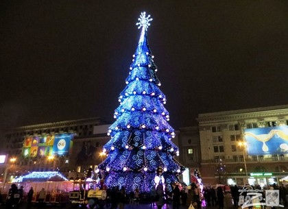 Новый год на площади Свободы: концерт, ярмарка и каток