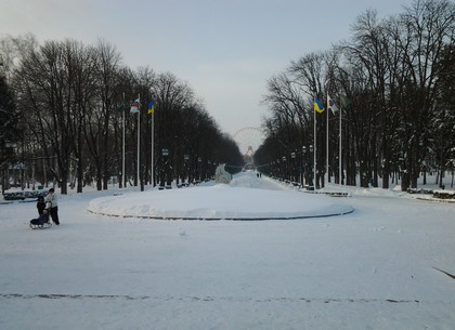 Парк Горького засыпало снегом – почти целиком (ФОТО)