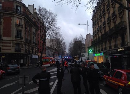 Во Франции неспокойно: в Париже стреляли, а на востоке и западе страны прогремели взрывы