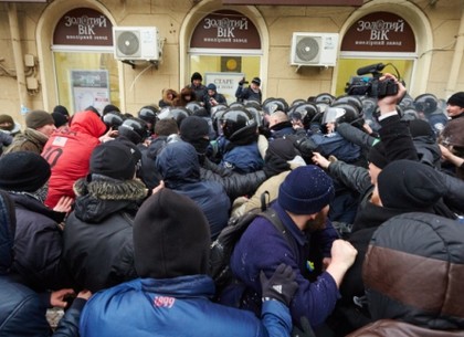 Валерий Писаренко требует расследовать нападения на депутатов Харьковского горсовета